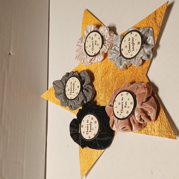 Scrunchie the original 5pcs Holiday Gift Set NWT - Picture 4 of 5